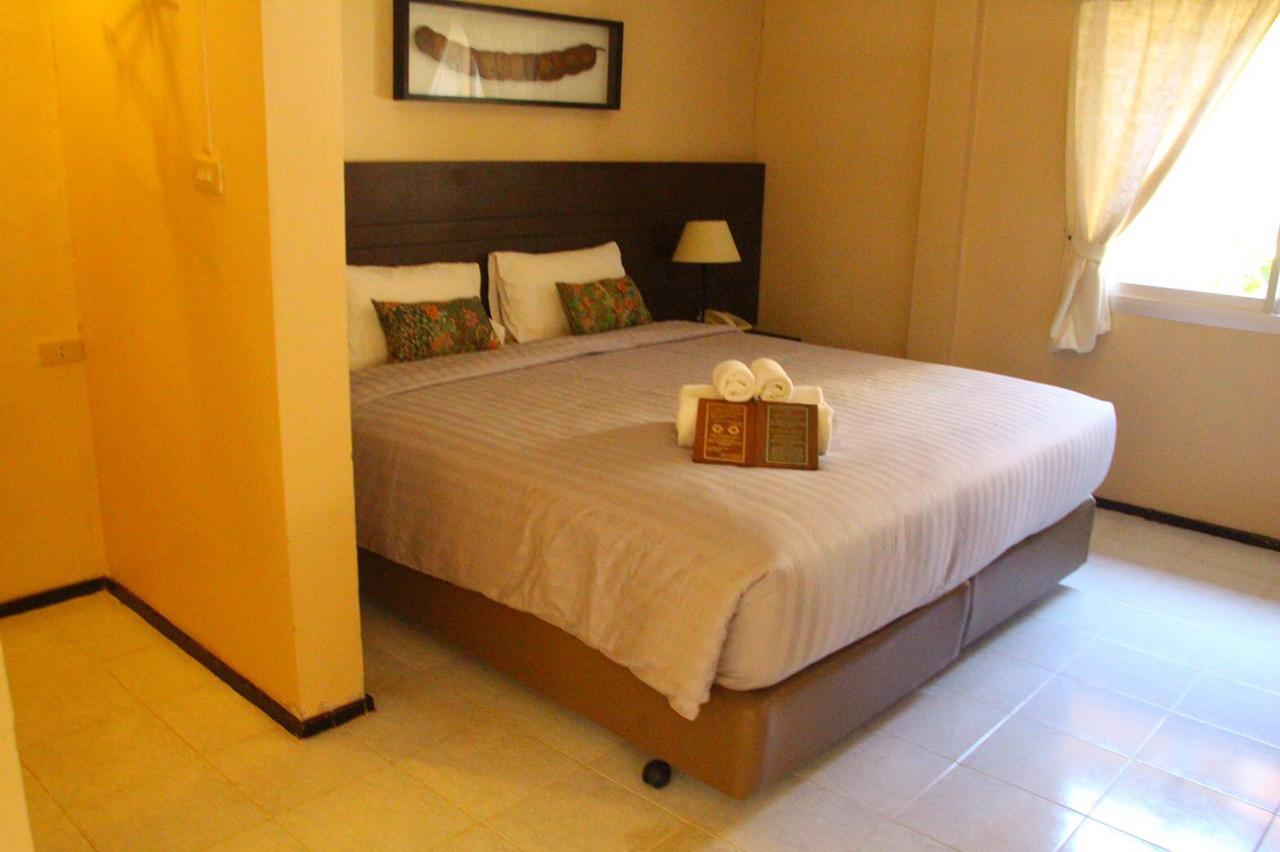 فندق Baan Chumphon Pathio المظهر الخارجي الصورة